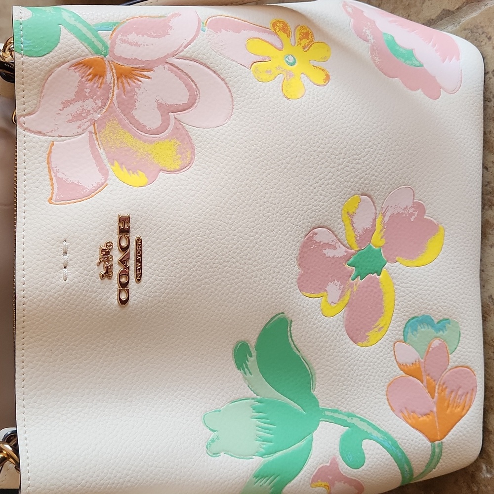 Coach Cream With Dreamy Floral Print Bucket Bag - Picture 13 of 15
